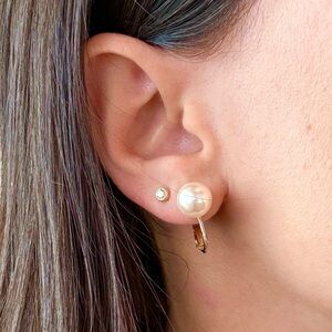 Pearl Screw Back Gold Tone Earrings ~ Vintage ~ Pink Hue